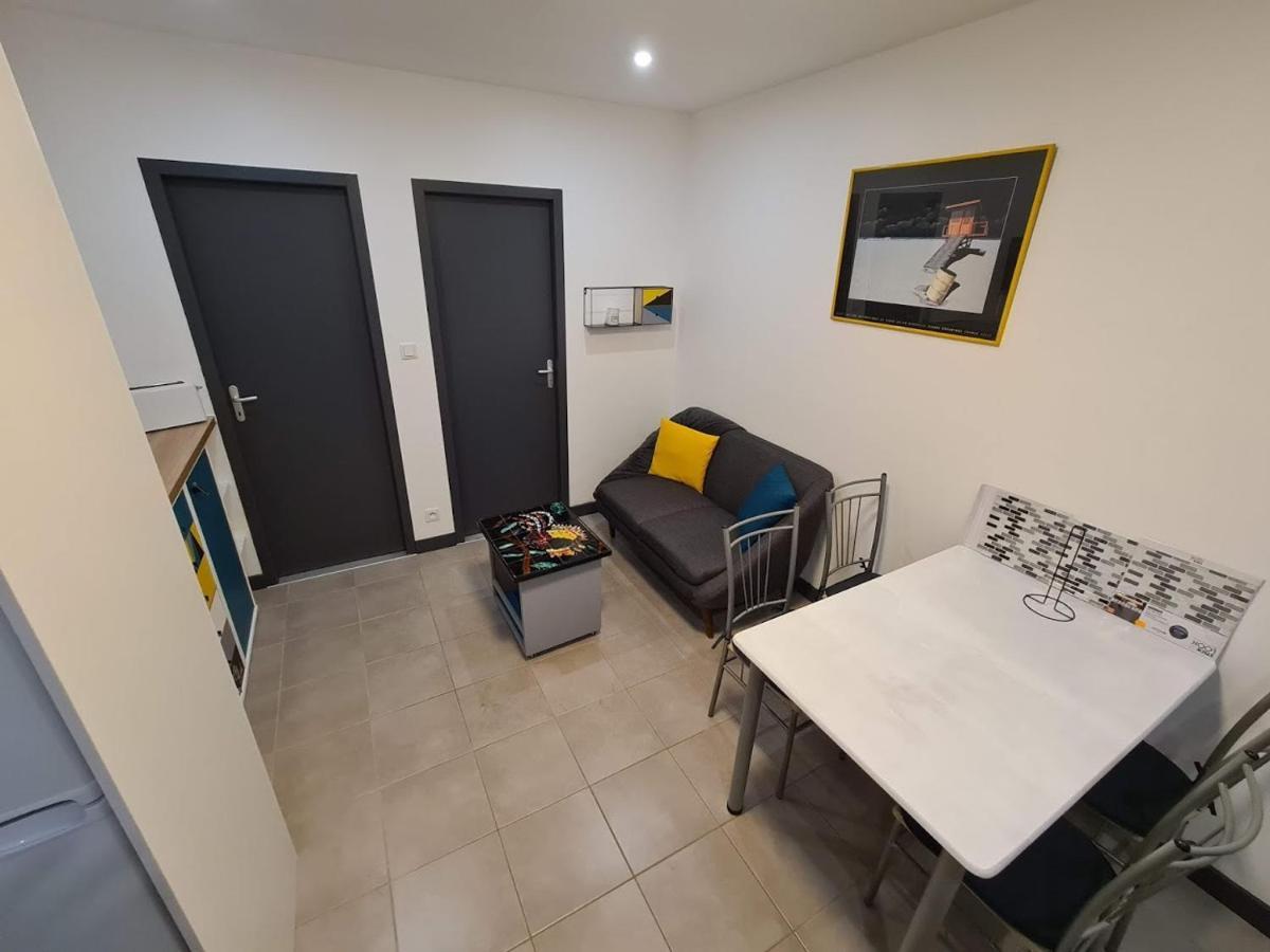 Maison 2 Chambres Parking Linge De Lit Fourni เลส์ซาบล์-โดล็อนน์ ภายนอก รูปภาพ